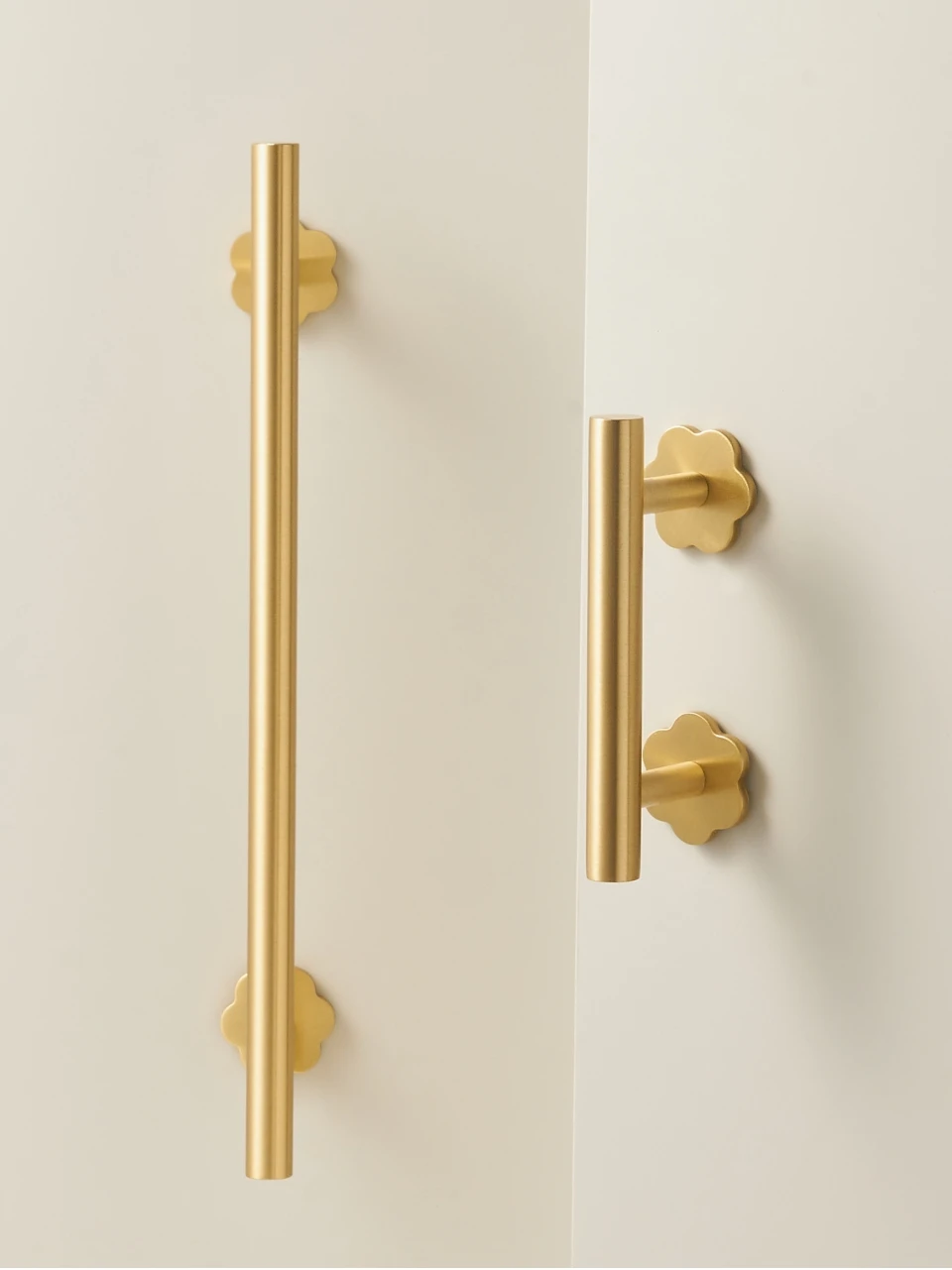 Hexapetalous Flower Decorative Backplate